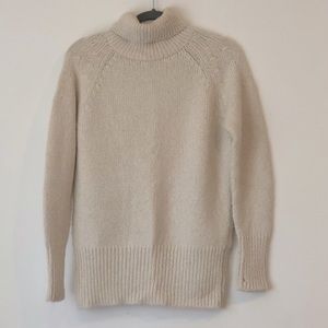 Aritzia Babaton cream knit turtleneck. Hardly worn. Size XS.